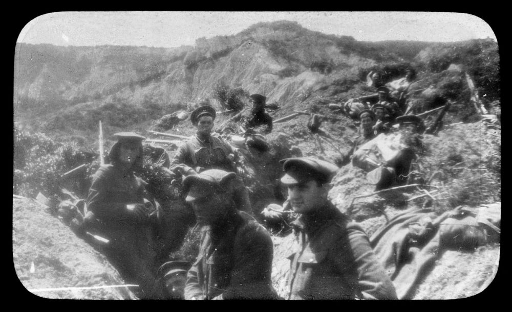New Zealand soldiers in a newly dug trench on Walker’s Ridge, late April 1915.